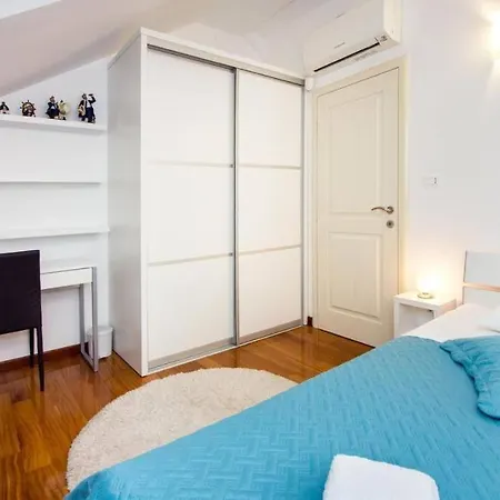 Apartment With 5 Bedrooms